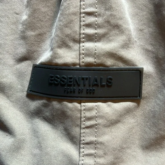 Fear of God Essentials Shorts Taupe Gray Size Medium Drawstring Waist Streetwear